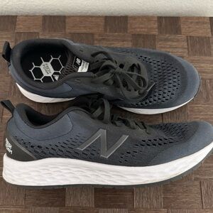 EUC New Balance sneakers
